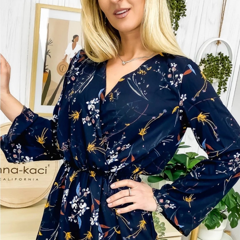 NWOT Anna-Kaci Floral Navy Long Sleeve Romper size Medium